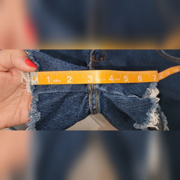 LEVIS High Waisted Cut-Off Shorts - Picture 5 of 5